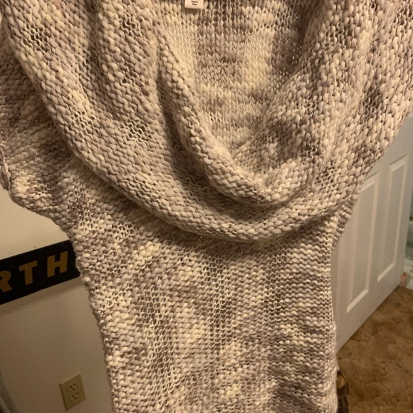 Sleeveless Top Knit - Picture 7 of 8